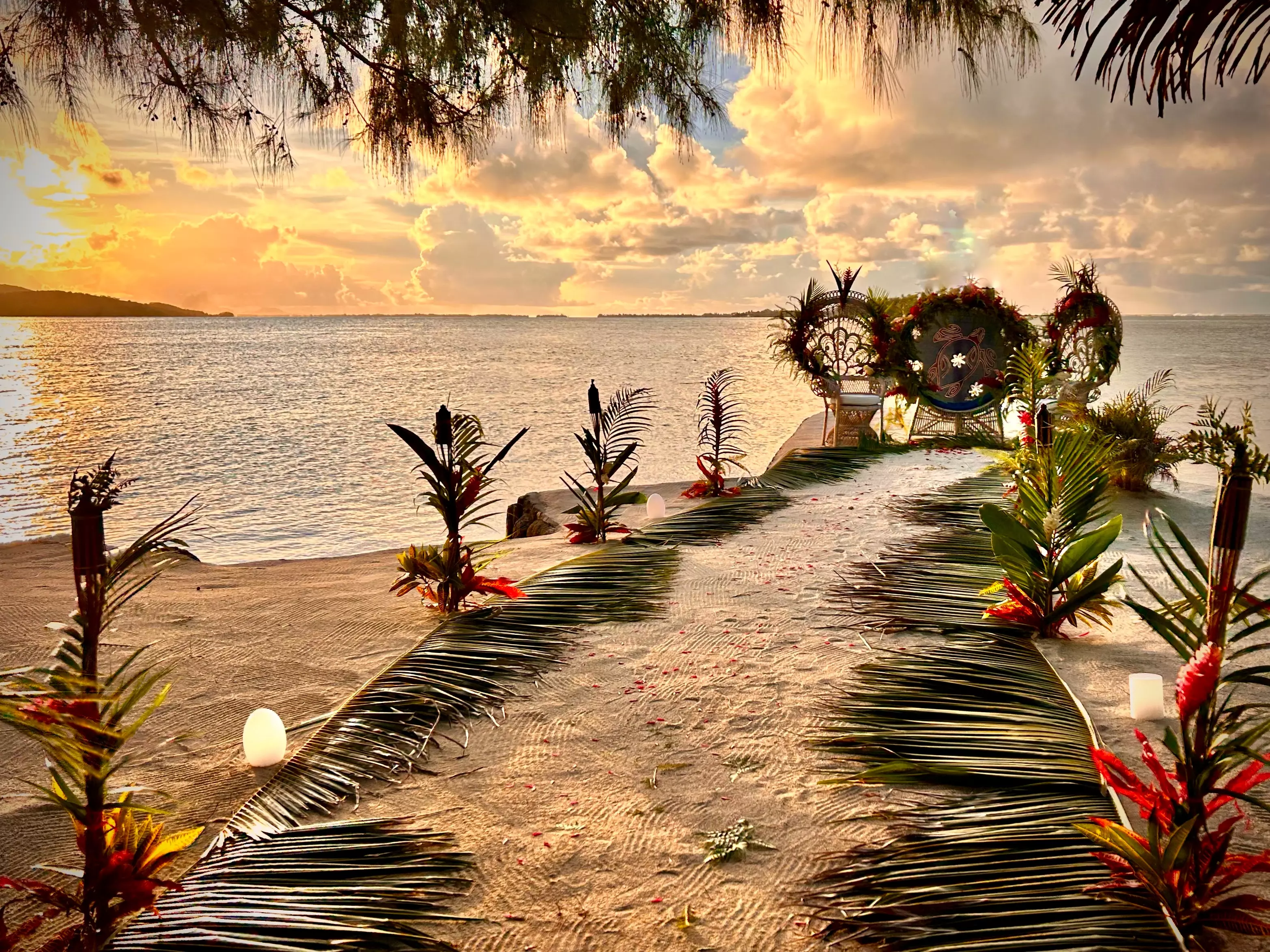 Luxury room at Hotel EDEN Taha'a private island